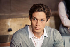 James Beaufort (Damian Hardung) in Maxton Hall - Il mondo tra di noi - Stagione 2