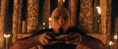 Dr. Kelson (Ralph Fiennes) in 28 Anni Dopo: Il Tempio delle Ossa