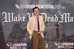 Andrew Scott partecipa alla proiezione di gala di apertura di 'Wake Up Dead Man: A Knives Out Mystery' di Netflix durante il BFI London Film Festival 69 presso la Royal Festival Hall, l'8 ottobre 2025 a Londra, Inghilterra