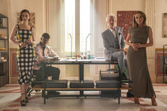 (S-D) Lily Collins come Emily, Samuel Arnold come Julien, Bruno Gouery come Luc, Philippine Leroy-Beaulieu come Sylvie Grateau in Emily in Paris - Stagione 5