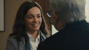 Emma Mackey come Ella McCay in Ella McCay Perfettamente Imperfetta