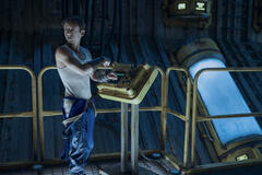 Moises Arias (Norm MacLean) in Fallout - Stagione 2