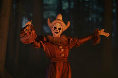 Madeleine Stowe in IT Welcome To Derry 1x07