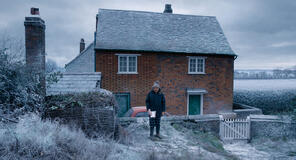 Rowan Atkinson come Trevor Bingley in Man Vs Baby 1x01