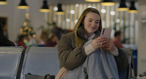 Alanah Bloor come Maddy in Man Vs Baby 1x03