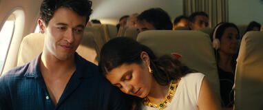 (S-D) Tom Blyth come Alex e Emily Bader come Poppy in People We Meet on Vacation