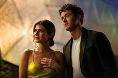 (S-D) Emily Bader come Poppy e Tom Blyth come Alex in People We Meet on Vacation