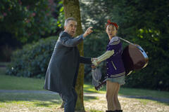 Elle de Lange, James Nesbitt in Fuga 1x01