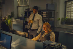 Alfred Enoch, Amy Gledhill in Fuga 1x04