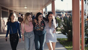 Sophia-Rose Wilson, Sydney Sweeney, Barbie Ferreira, Alexa Demie in Euphoria 1x02