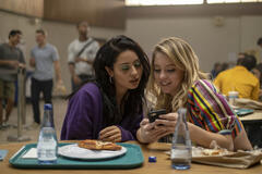 Alexa Demie, Sydney Sweeney in Euphoria 1x03