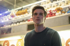 Jacob Elordi in Euphoria 1x04