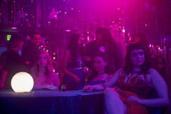Sydney Sweeney, Maude Apatow, Barbie Ferreira in Euphoria 1x08