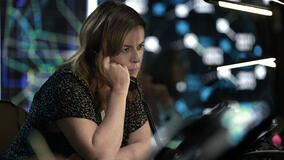 Eve Myles in Hijack 1x04