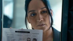 Archie Panjabi in Hijack 1x04