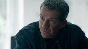 Max Beesley in Hijack 1x05