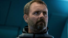 Neil Maskell in Hijack 1x05