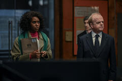 Clare-Hope Ashitey e Toby Jones in Hijack 2x02