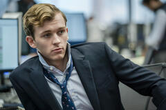Harry Lawtey in Industry 1x04