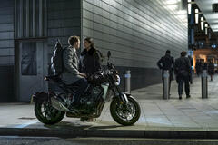 Harry Lawtey, Marisa Abela in Industry 1x08