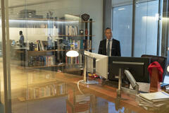 Ken Leung in Industry 2x04