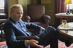 Roger Barclay in Industry 3x02