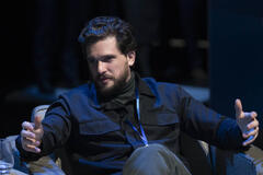 Kit Harington in Industry 3x03