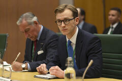 Harry Lawtey in Industry 3x05