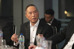 Ken Leung in Industry 3x05