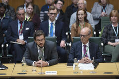 Kit Harington in Industry 3x05