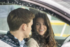 Harry Lawtey, Marisa Abela in Industry 3x07