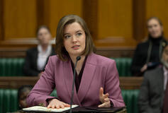 Amy James-Kelly in Industry - Stagione 4