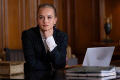 Miriam Petche in Industry 4x01