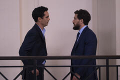 Max Minghella, Kit Harington in Industry 4x03