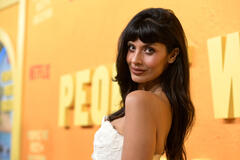 Jameela Jamil alla première di Netflix 'People We Meet on Vacation' all'Egyptian Theatre Hollywood il 6 gennaio 2026 a Los Angeles, California
