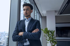 Luke (Archie Madekwe) in STEAL