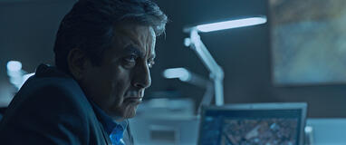 Menashe Noy in Tehran 1x01