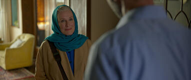 Glenn Close in Tehran 2x03