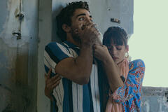 Niv Sultan e Shervin Alenabi in Tehran 2x03