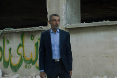 Shaun Toub in Tehran 2x03