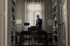 Shaun Toub in Tehran 2x03