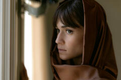 Niv Sultan in Tehran 2x07