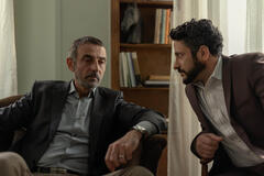 Shaun Toub e Abbas Fasaei in Tehran 2x07