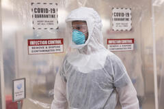 Noah Wyle in The Pitt 1x01