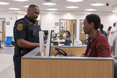 Lovenski Jean-Baptiste, Tracy Ifeachor in The Pitt 1x02