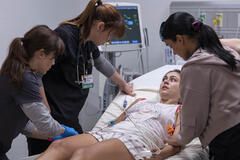 Fiona Dourif, Shabana Azeez, Mika Abdalla in The Pitt 1x03