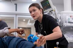 Isa Briones in The Pitt 1x05