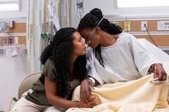 Mariel Suarez, Ashley Romans in The Pitt 1x05