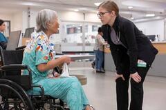 Shu Lan Tuan, Taylor Dearden in The Pitt 1x06