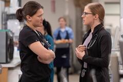 Isa Briones, Taylor Dearden in The Pitt 1x07